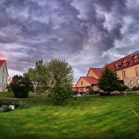 Und Restaurant Rittergut Kreipitzsch Hotel *